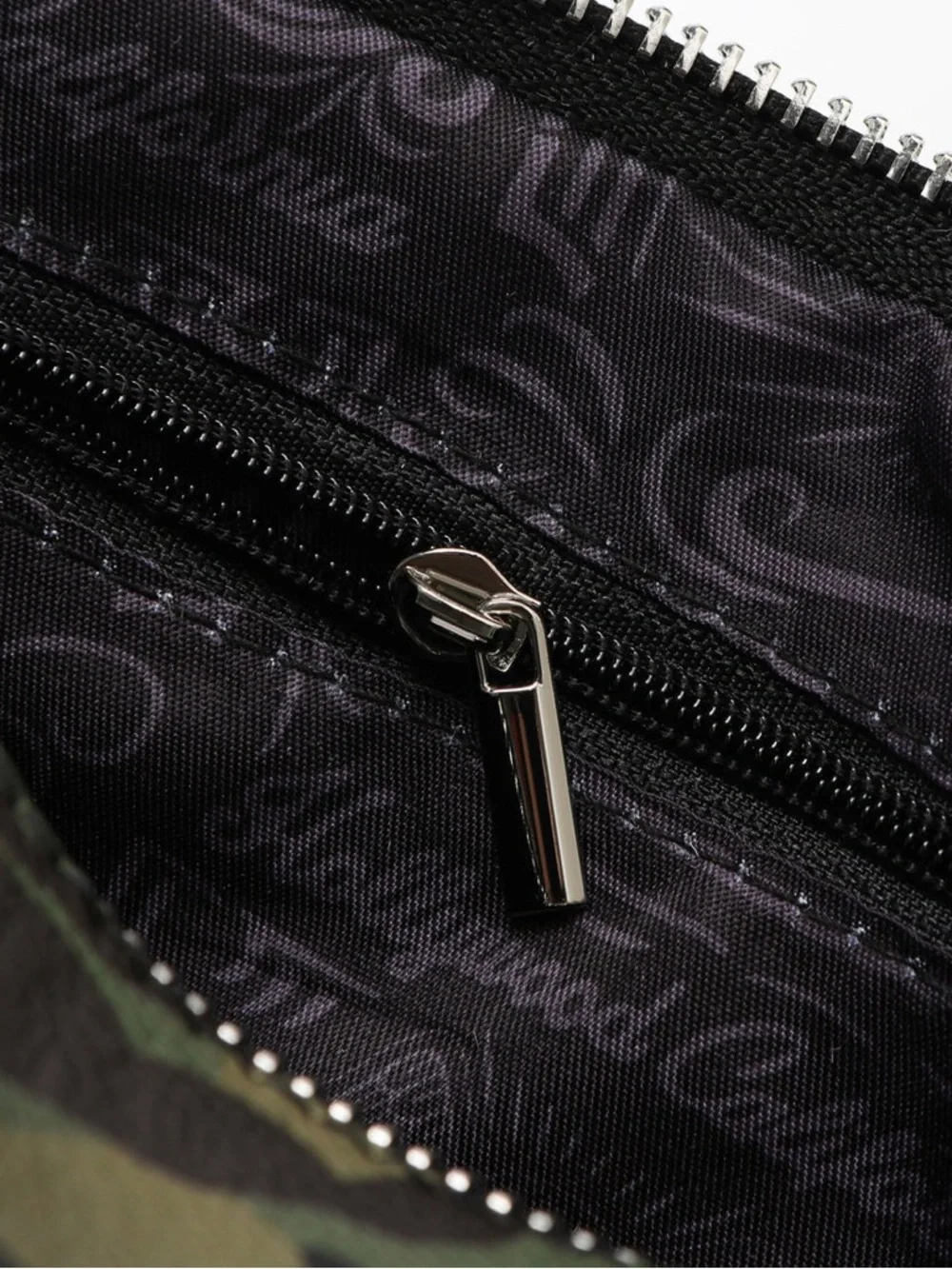 Von Dutch Camo Barrel Bag - Picture 8 of 9
